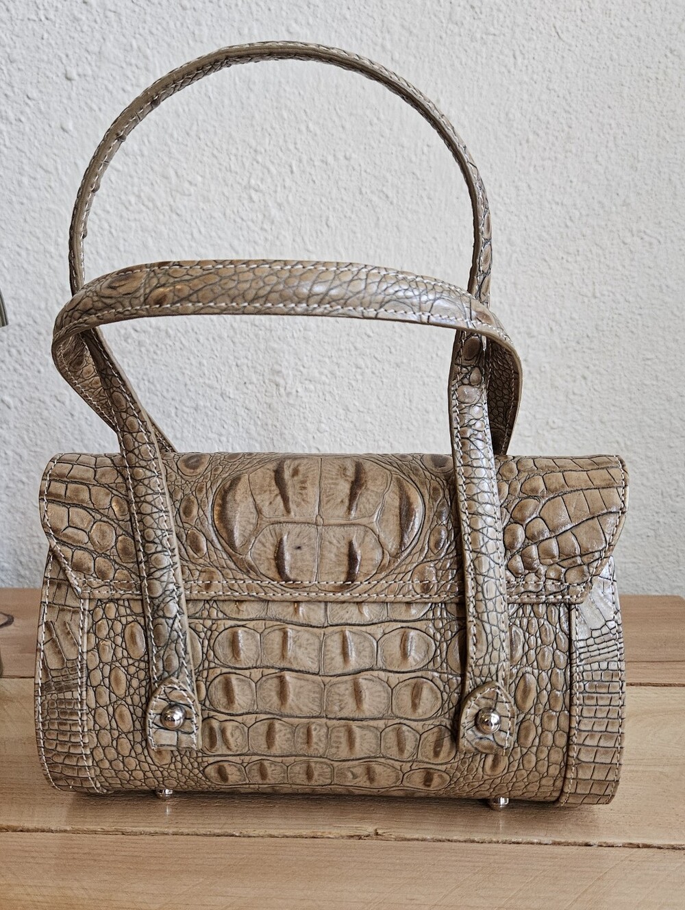 #Besso VGT Tan- Croc- Embossed Leather Bamboo Bullet Bag - Picture 3 of 9